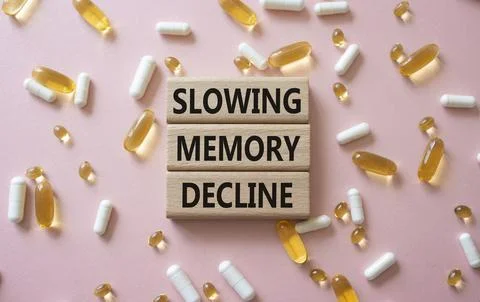 Slowing Memory Decline symbol. Concept words Slowing Memory Decline on wooden Foto stock