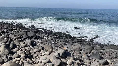 Slowmotion of a breaking wave Stock Footage 164072177