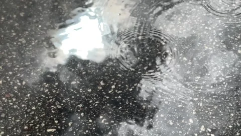 Slowmotion rain drops Stock Footage 165083398