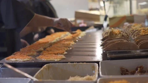 Slowmotion of thai dessert preparation Stock Footage 109607771