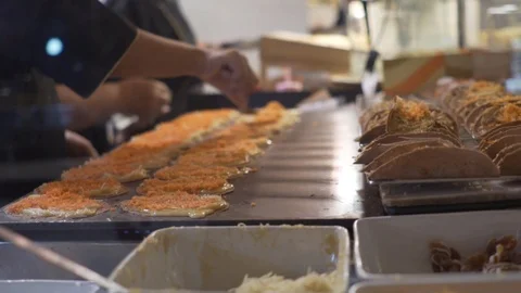 Slowmotion of thai dessert preparation Stock Footage 109612099