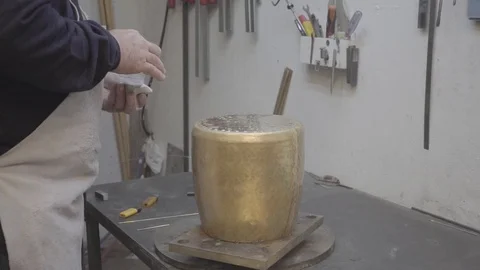 Slowmotion welding tin on bowl Stock Footage 125893196