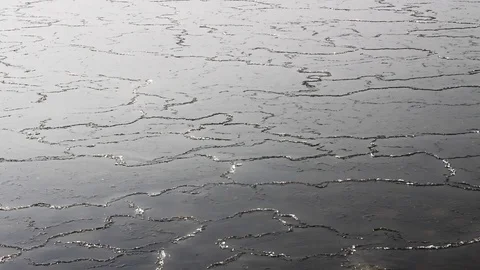 Sludge of ice on the water. Stockbeeldmateriaal 87915977