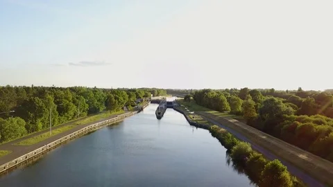 Sluice gate 動画素材 80432302