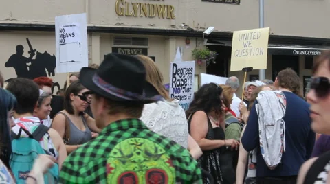 Slutwalk crowd 2 Video stock 5975198