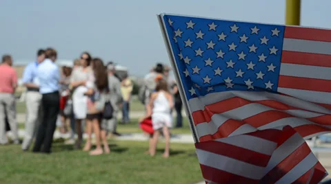 Small American flag at parade Vídeos de archivo 36677174