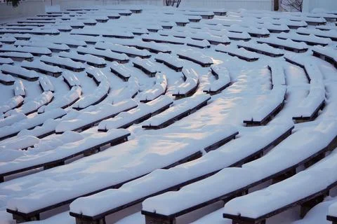 Small architectural forms in winter, covered with snow Foto stock