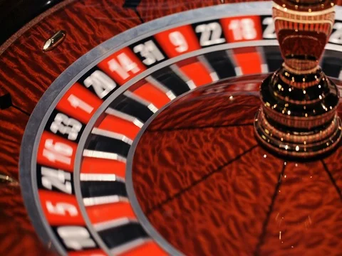The small ball falls into the slot as the Roulette Wheel spins 動画素材 73589206