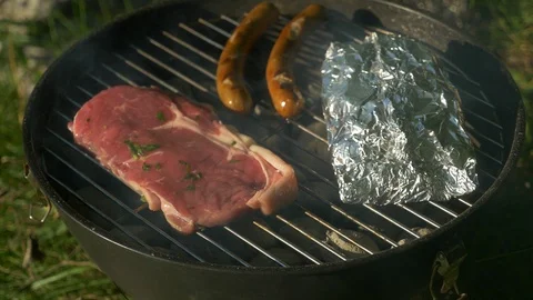 Small barbecue grill Video stock 95005760