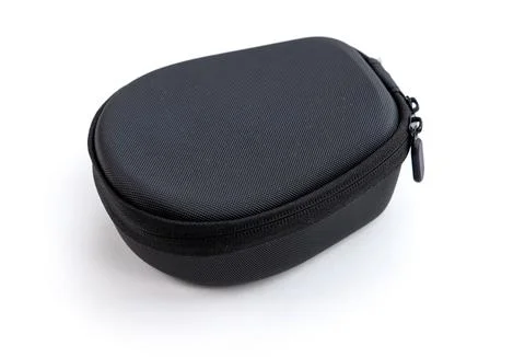 Small black protective hard shell zipper travel case Фото