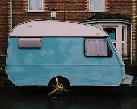 Small blue campervan Foto stock