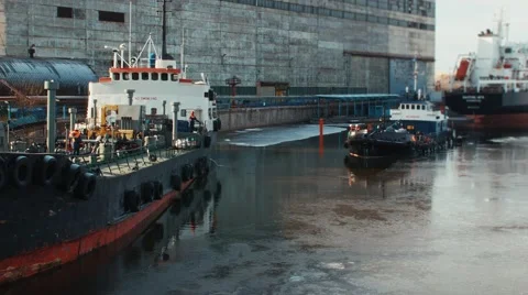 Small boat between two large prepares for mooring 스톡 동영상 48133100