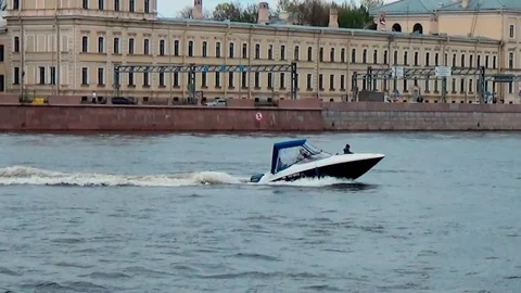 Small Boat 库存影片 75936966