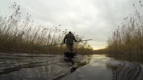 Small boat on the pond. Video stock 45133467