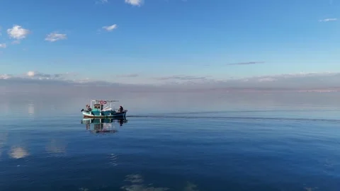 Small boat in the sea Vidéo 267082356