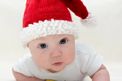 Small boy in knitted red hat Stock-Fotos