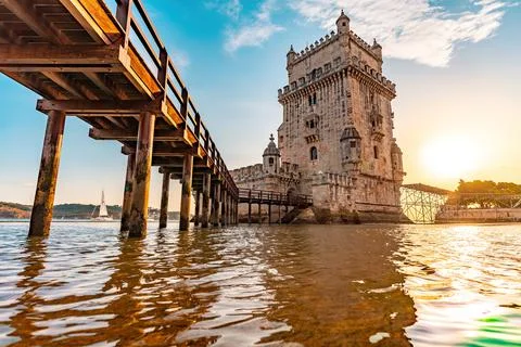 Small bridge leading to tower of Belem in Lisbon Foto stock