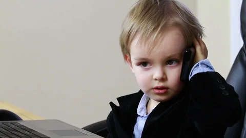 Small businessman 스톡 동영상 100469227