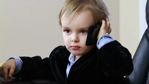 Small businessman 스톡 동영상 100469255