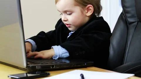 Small businessman 스톡 동영상 100469634