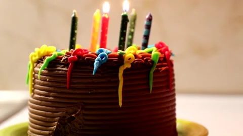 Small cake with candles 스톡 동영상 262935777