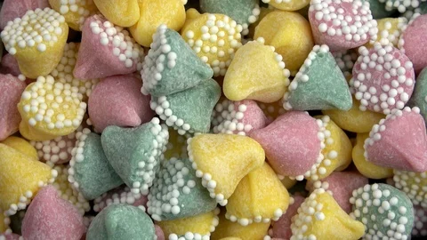 Small candy mint drops spinning video close up Video stock 98003187