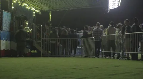 Small Carnival - Line/Queue for Ride1 動画素材 64351778