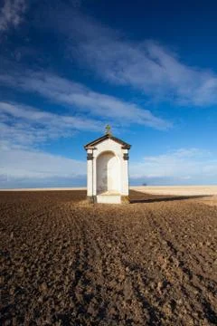A small chapel in the middle of fields 库存照片