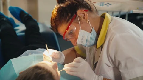 Small child's visit to the dentist Stock-Footage 54954542