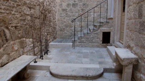 Small courtyard in Korcula old town, Croatia Video stock 127977726