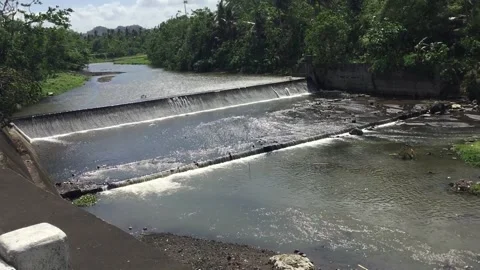 Small Dam Flowing 스톡 동영상 142187451