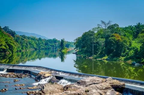 Small Dam in the river Fotos Stock