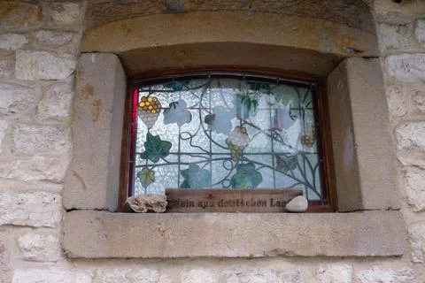 A small decorative window of a wine cellar. Wines from the German land. Fotos de archivo