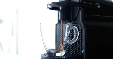 Small espresso machine Vídeo Stock 81957225