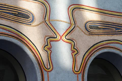 Small faces Two faces made of flagstones facing each other Copyright: xZoo... 写真素材