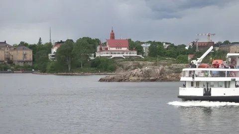Small ferry ship in Helsinki harbor Video stock 97918754