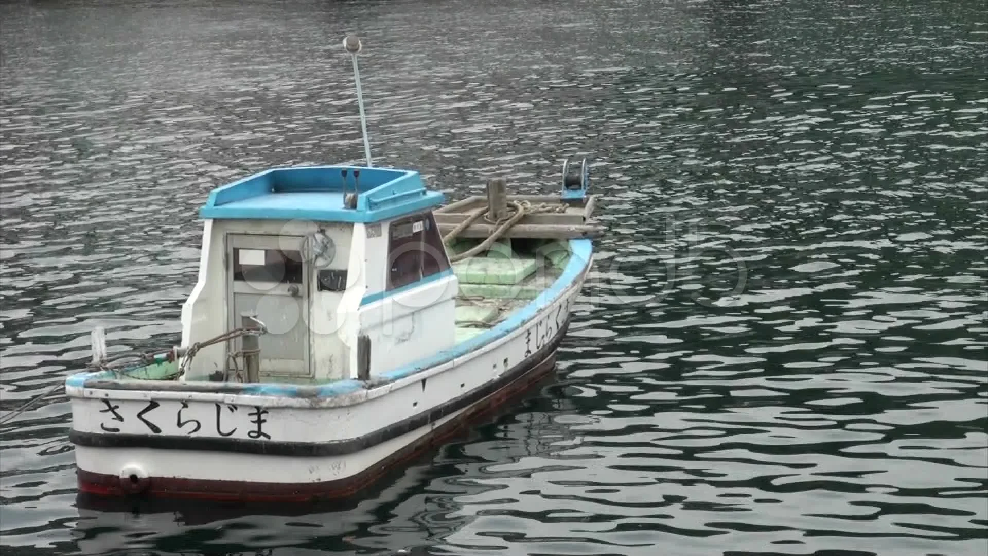 Small fishing boat in a Japanese harbor, Stock Video