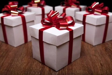 Small gift boxes on the table Foto stock