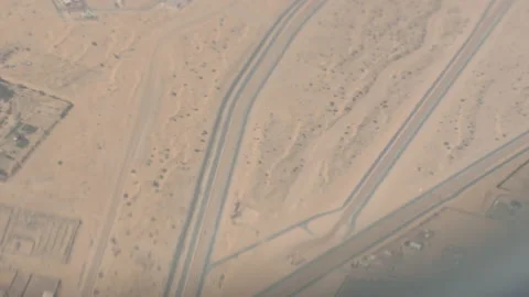 Small green patch of vegetation in the middle of the desert, blurry fuzzy feel 스톡 동영상 132111310