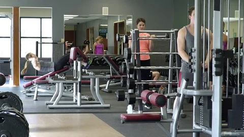 Small group of people working out in a gym 스톡 동영상 83413272