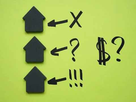 Small House figures and notes. Selection and evaluation of real estate when 스톡 사진