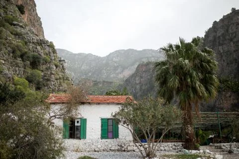 Small house in the mountains Foto stock