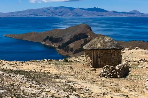 Small Hut on Isla del Sol in Lake Titicaca, Bolivia Foto stock