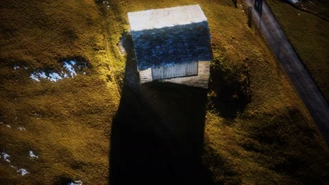 Small hut used as a barn in Alps mountains Vidéo 135916480