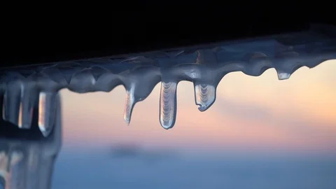 Small icicles sunset 库存影片 120538887