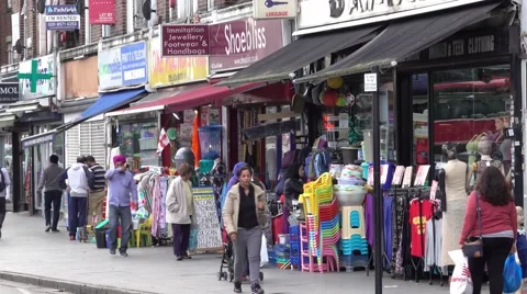 Small indian shops at Southall Vidéo 68035070