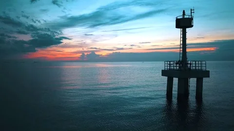 Small lighthouse silhouette 库存影片 79631875