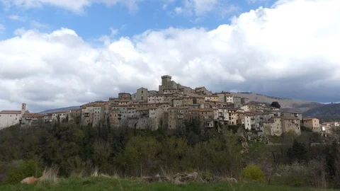 Small Medieval Town in Tuscany Video stock 112872514