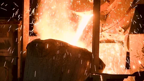 Small metallurgy. Production of high-temperature pipes Vidéo 205062564