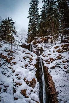 A small mountain waterfall Foto stock